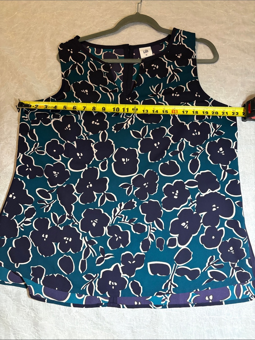 CAbi Teal & purpura WARHOL TOP Floral sleeves “3087” - Picture 6 of 9